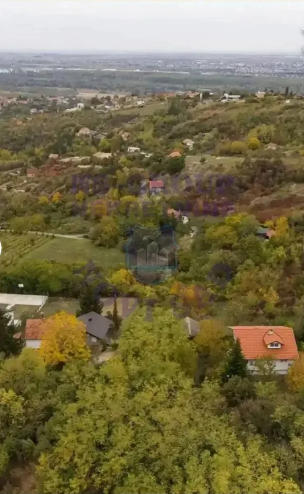 Prodaje se plac u najelitnijem delu Rakovca