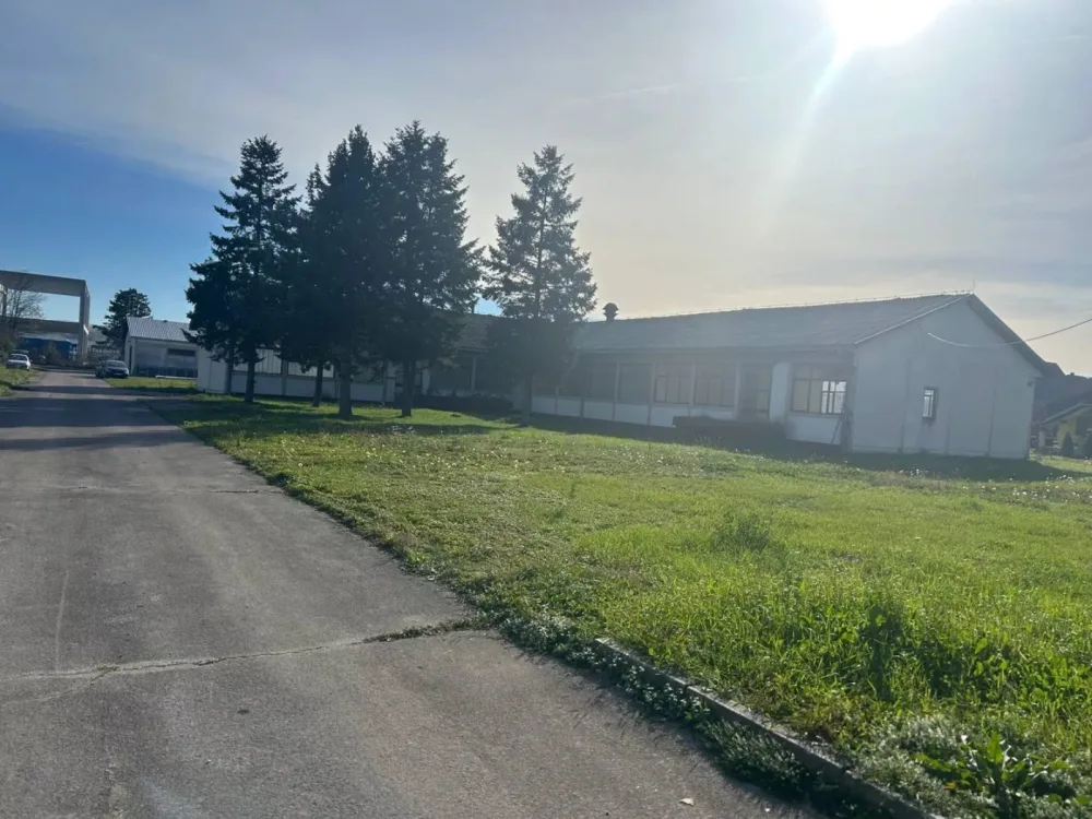 Izdaje se hala od 1500m2 u Mionici