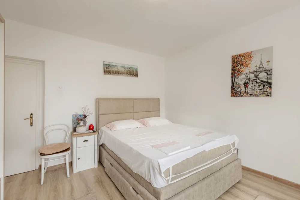 Izdajem sobu Herceg Novi-Savina
